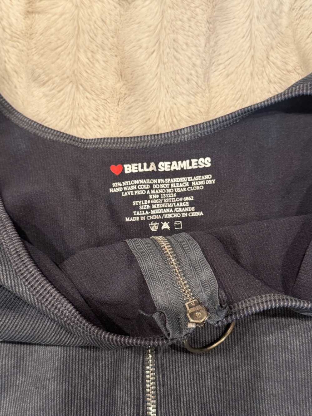Black Zip-Front Ribbed Tank Top - Picture 2 of 2